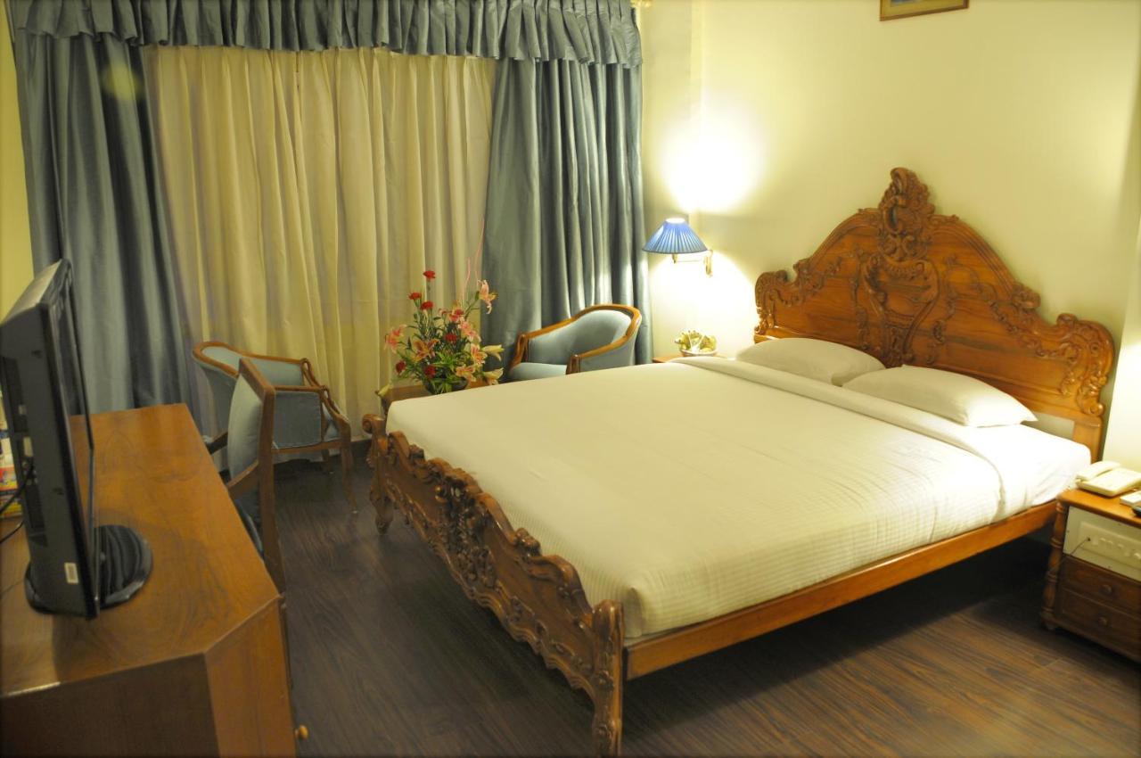 Nalapad'S Hotel Bangalore International Buitenkant foto