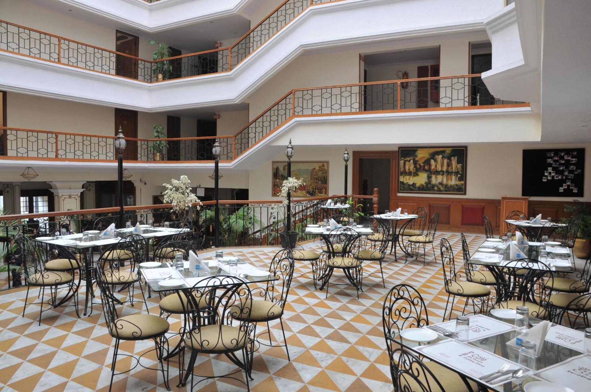Nalapad'S Hotel Bangalore International Buitenkant foto