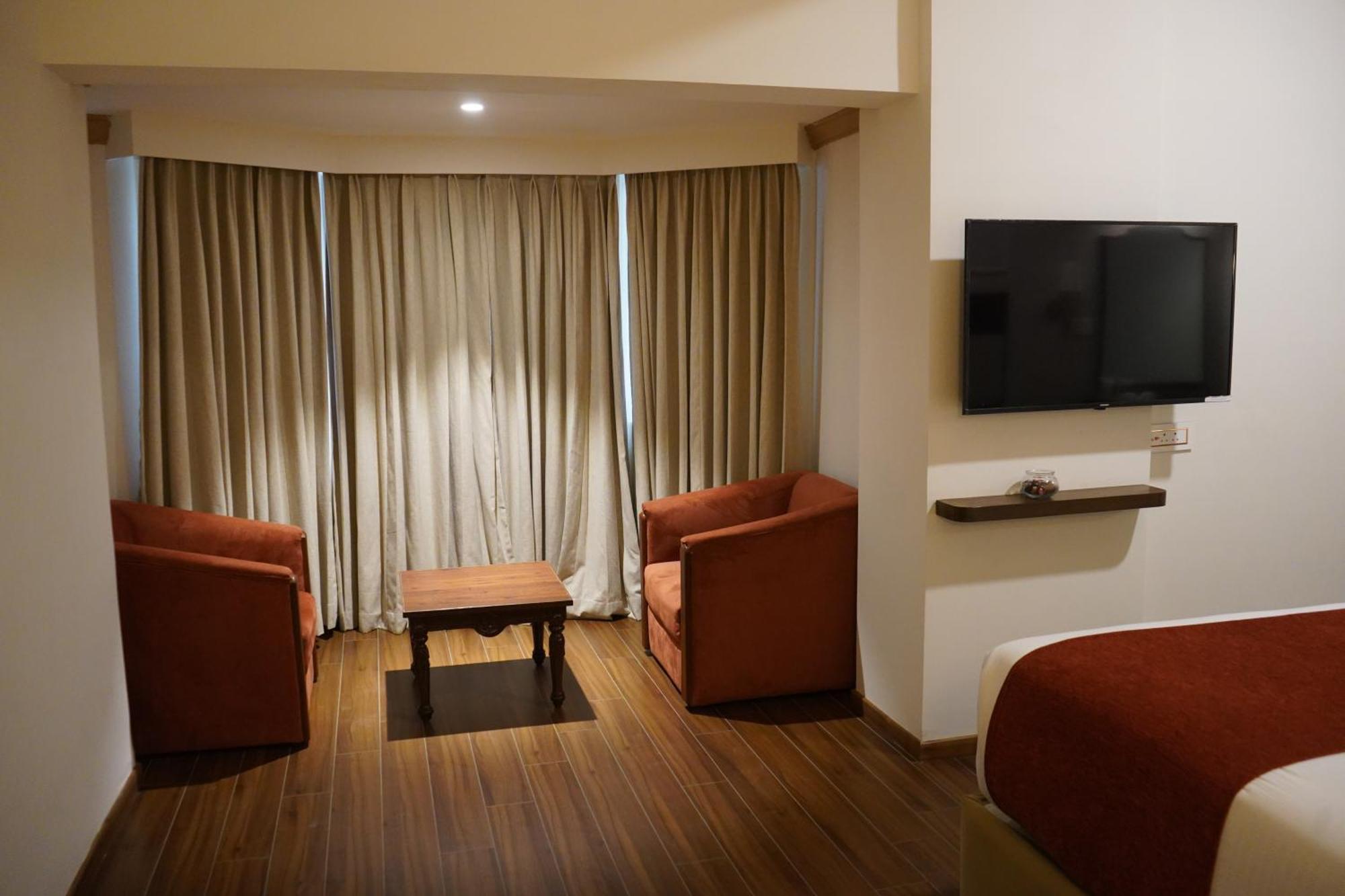Nalapad'S Hotel Bangalore International Buitenkant foto