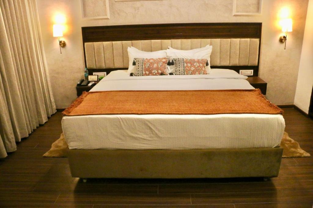 Nalapad'S Hotel Bangalore International Buitenkant foto