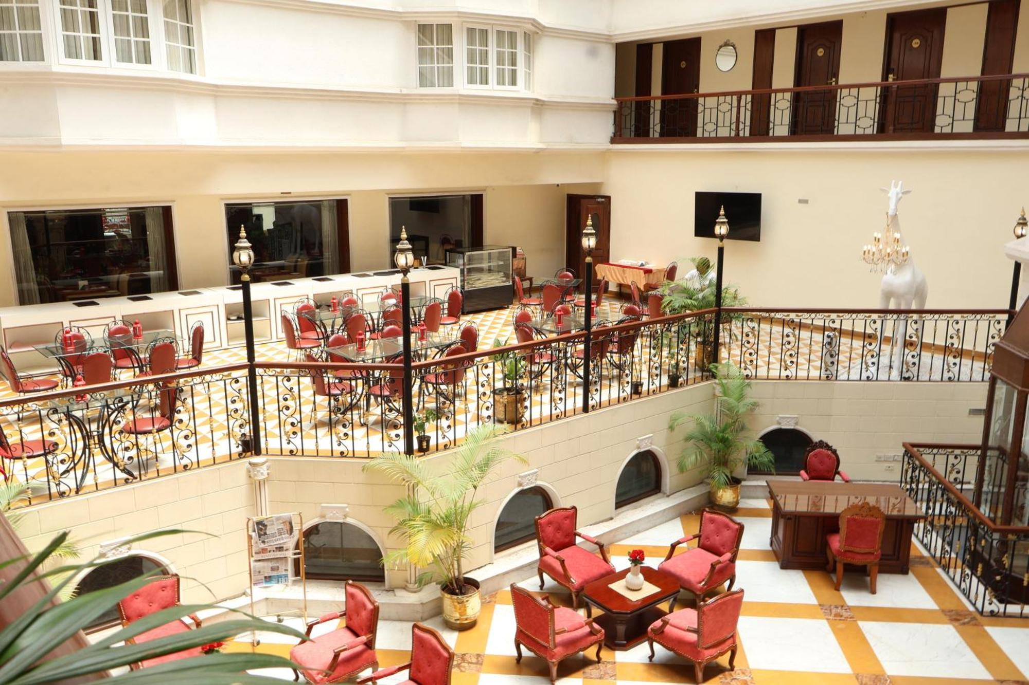 Nalapad'S Hotel Bangalore International Buitenkant foto