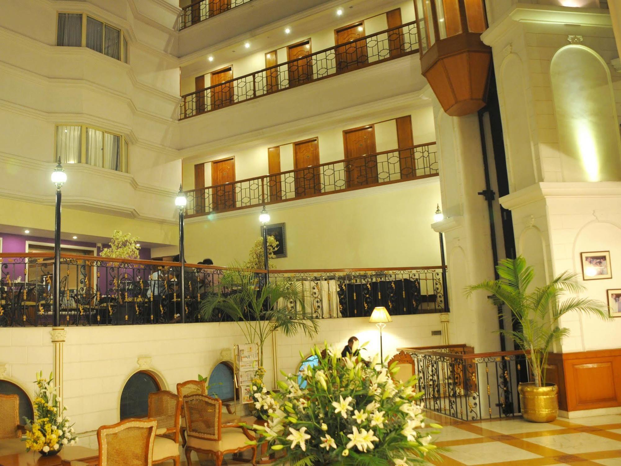 Nalapad'S Hotel Bangalore International Buitenkant foto
