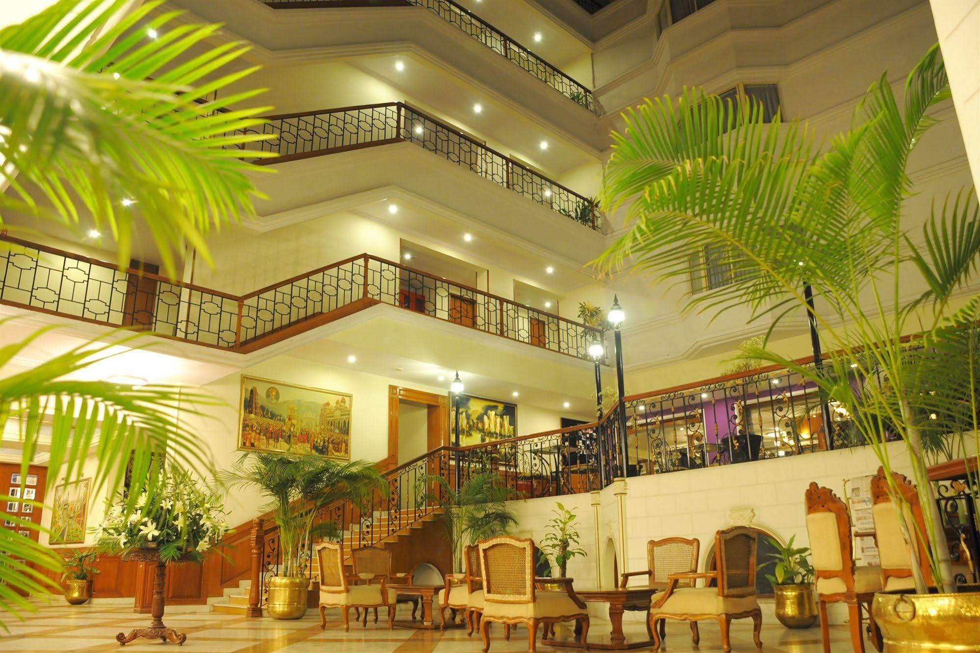 Nalapad'S Hotel Bangalore International Buitenkant foto